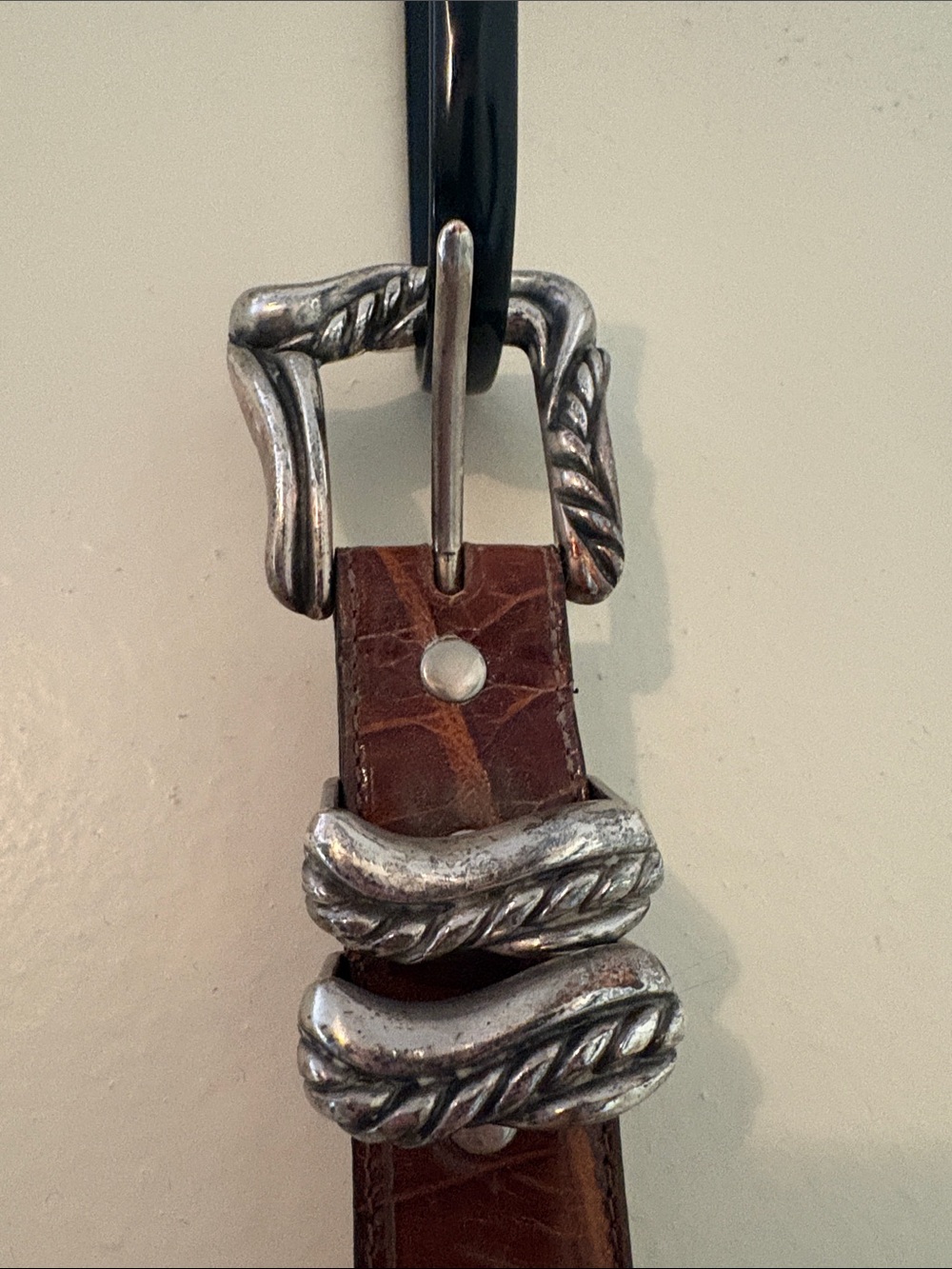 ONYX Brown Leather Belt with Silver-Tone Twisted Buckle